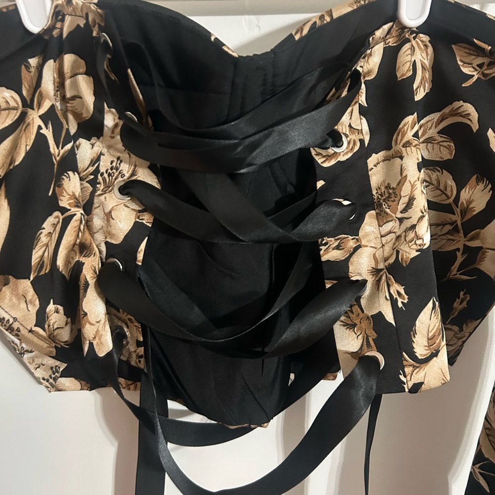 SHEIN Floral Off-Shoulder Blouse Bundle- Black and Cream - Picture 8 of 9